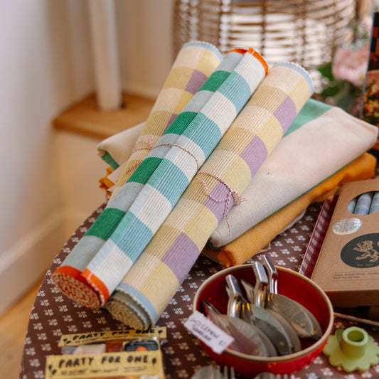 Merienda Table Runner