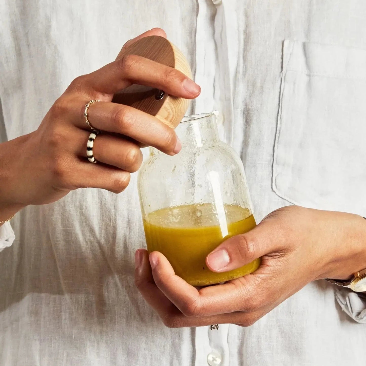 Totter Salad Dressing Shaker