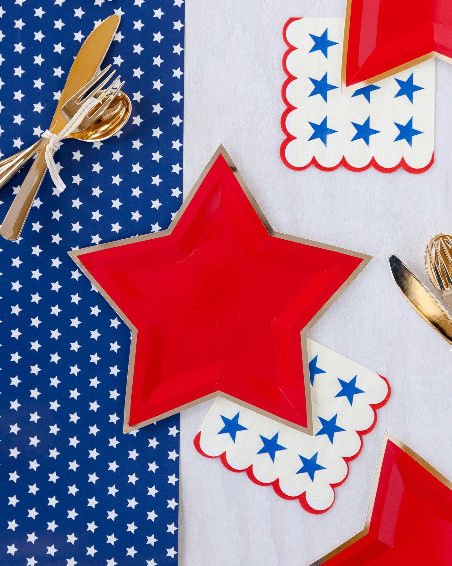 Stars with Scallop Edge Paper Napkins