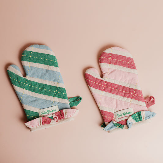 Ruffled Oven Mitt