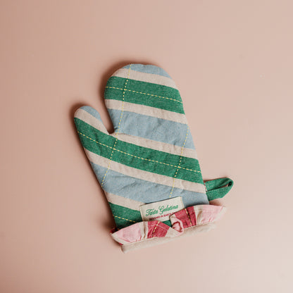 Ruffled Oven Mitt