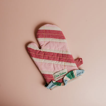 Ruffled Oven Mitt