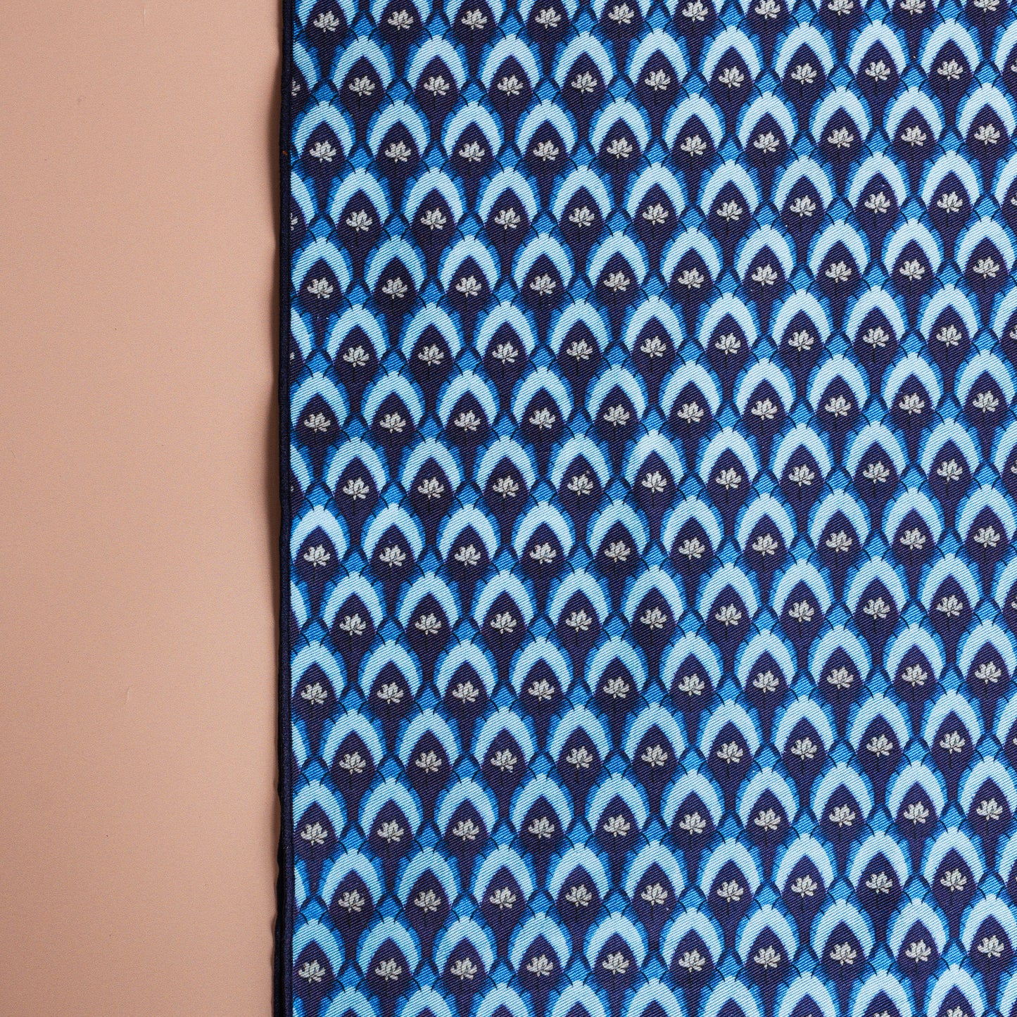 Fleur de Bleu Centerpiece Table Runner
