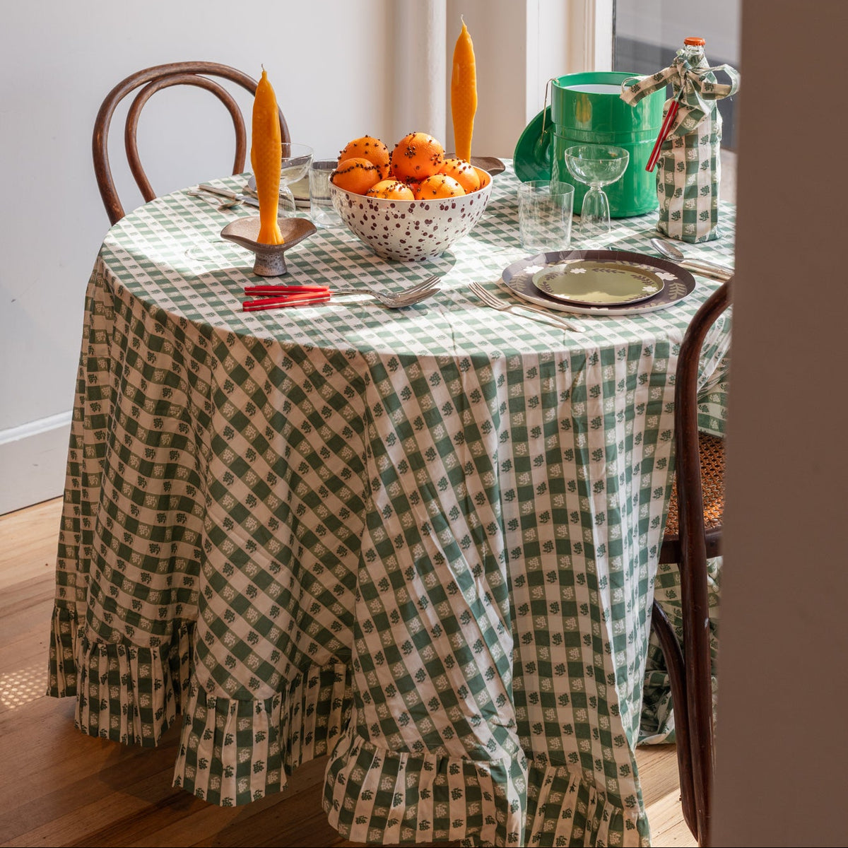 Virginia Green Round Tablecloth
